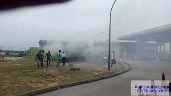 Panic as Car Suddenly Explodes While Waiting to Buy Fuel at NNPC Filling Station in Bayelsa (Photos)